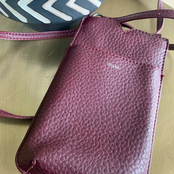 COLAB Women Technology Crossbody Bag Pebbled Faux Leather Phone Purse/Maroon - Picture 4 of 9